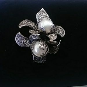Vintage silver flower accessory clip